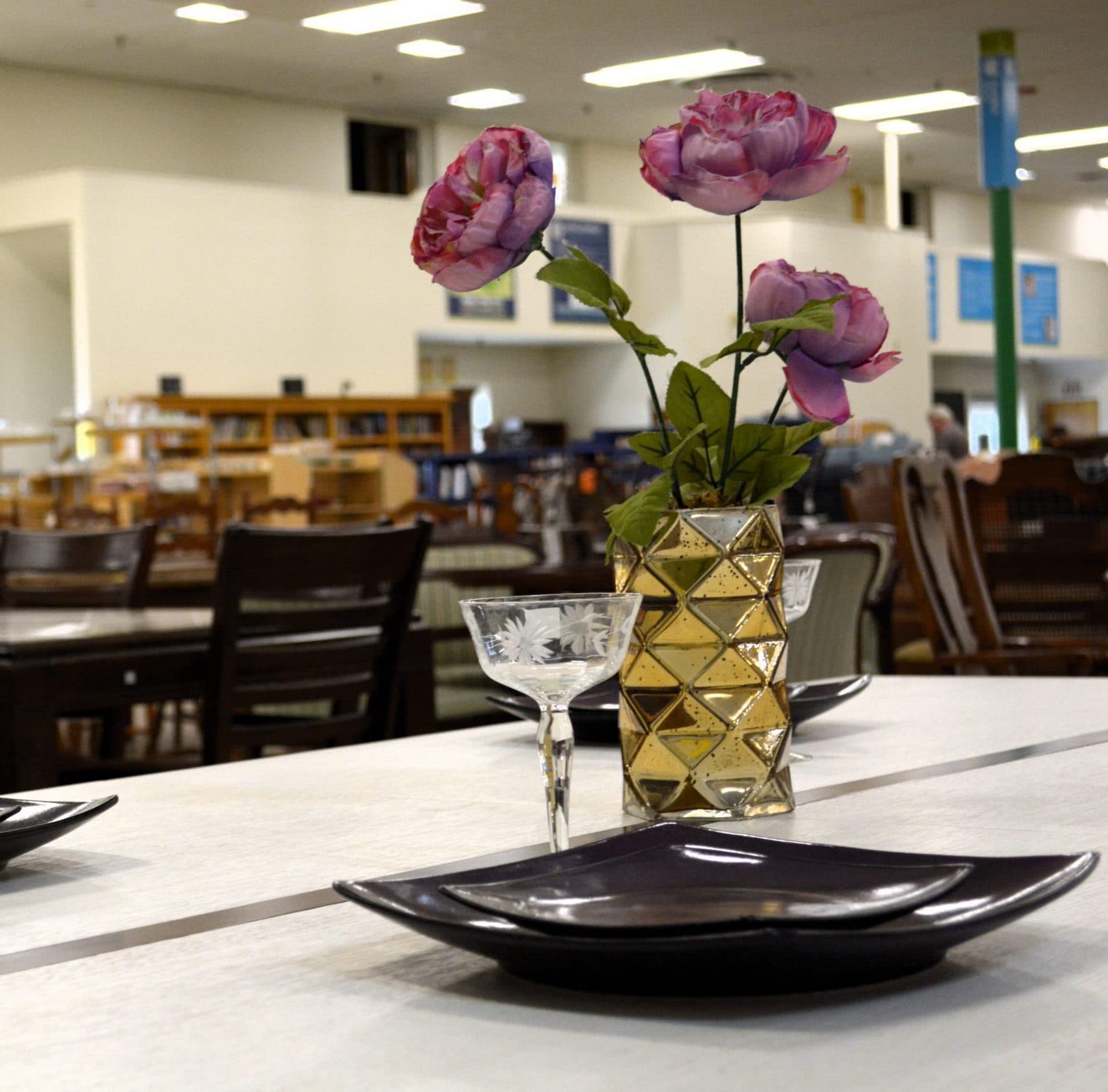 Gastonia ReStore dining table decor